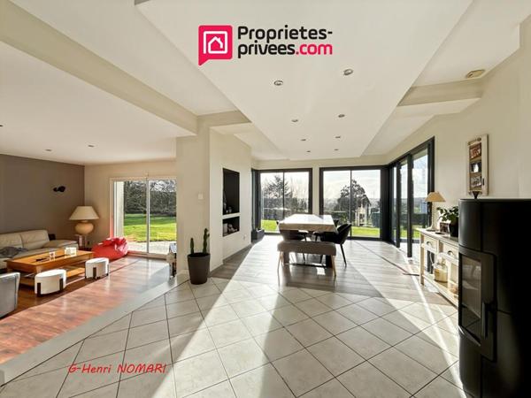 Maison Ombree D Anjou 9 pièce(s) 185 m2, 5 Chambres, terrain de 3243m²