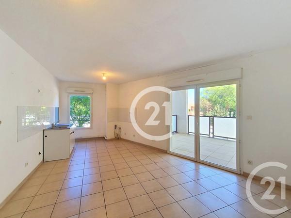 Appartement T3 à vendre  3 pièces - 62,91 m 2   ST MARTIN DE CRAU  - 13