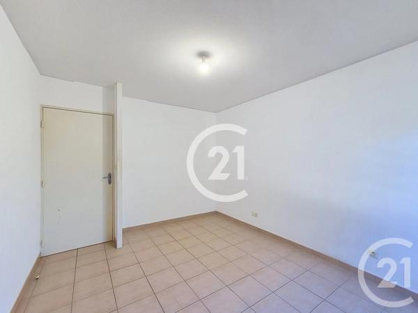Appartement T3 à vendre  3 pièces - 62,91 m 2   ST MARTIN DE CRAU  - 13
