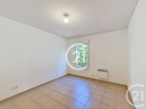 Appartement T3 à vendre  3 pièces - 62,91 m 2   ST MARTIN DE CRAU  - 13