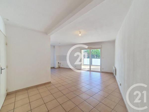 Appartement T3 à vendre  3 pièces - 62,91 m 2   ST MARTIN DE CRAU  - 13