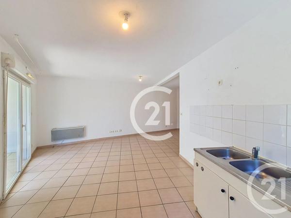 Appartement T3 à vendre  3 pièces - 62,91 m 2   ST MARTIN DE CRAU  - 13
