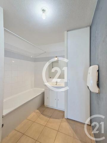 Appartement T3 à vendre  3 pièces - 62,91 m 2   ST MARTIN DE CRAU  - 13