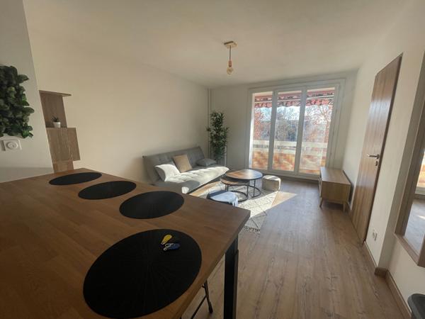 A LOUER - AIX EN PROVENCE - CHAMBRE EN COLOCATION AVEC BALCON