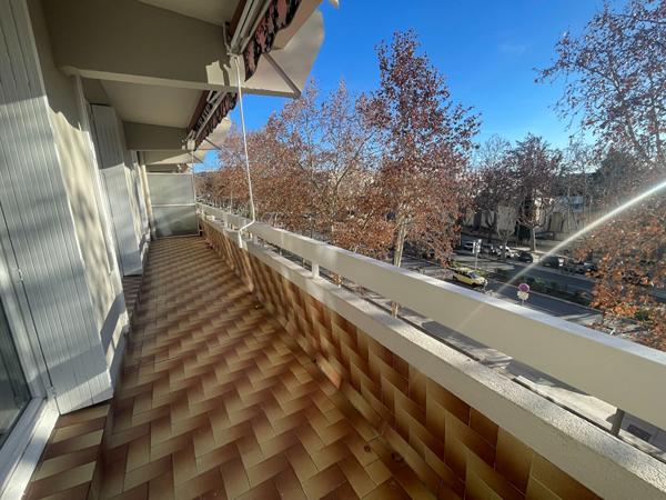 A LOUER - AIX EN PROVENCE - CHAMBRE EN COLOCATION AVEC BALCON
