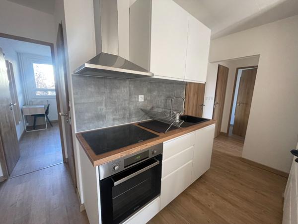 A LOUER - AIX EN PROVENCE - CHAMBRE EN COLOCATION AVEC BALCON