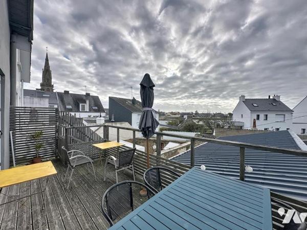 Immeuble - RIANTEC - Local commercial et Appartement en duplex avec terrasse