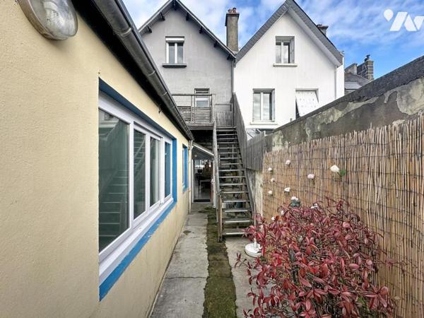 Immeuble - RIANTEC - Local commercial et Appartement en duplex avec terrasse