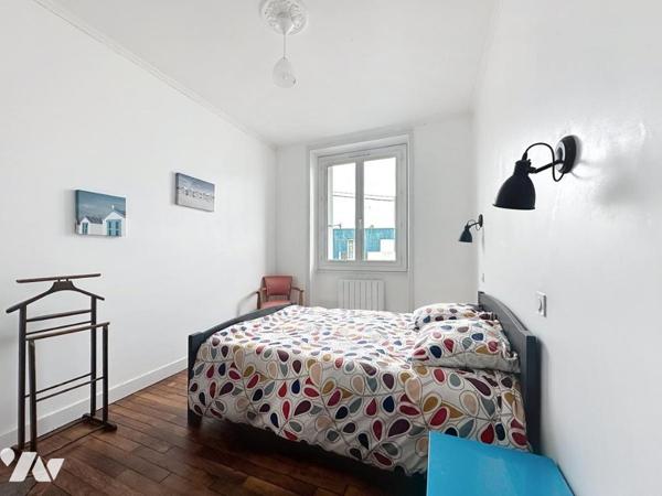 Immeuble - RIANTEC - Local commercial et Appartement en duplex avec terrasse