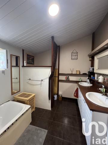 Maison à vendre 5 pièces 142 m² Saint-Sulpice-de-Royan