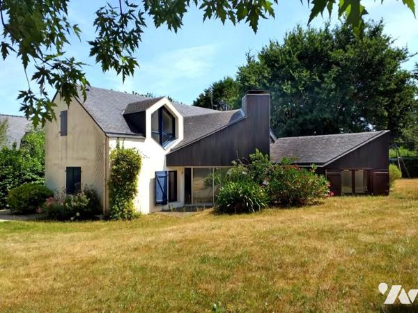 Proche Golfe maison d'architecte sur un parc arboré de 1390m²