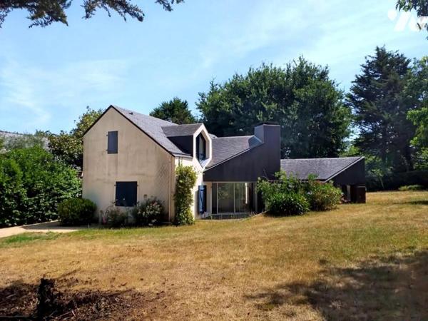 Proche Golfe maison d'architecte sur un parc arboré de 1390m²