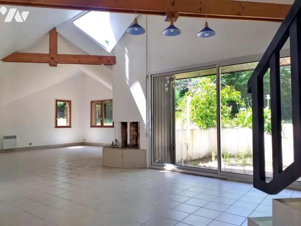 Proche Golfe maison d'architecte sur un parc arboré de 1390m²