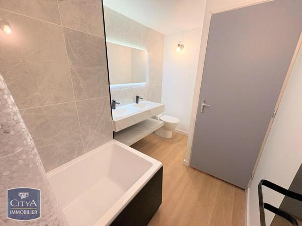 Appartement à louer 4 pièces 106.39m²