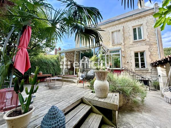 Maison
         6 pièces
        - 210 m² Bien prestige 490 000 € *