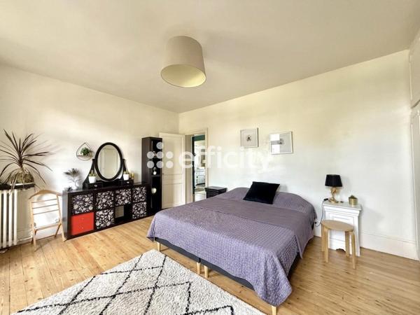 Maison
         6 pièces
        - 210 m² Bien prestige 490 000 € *