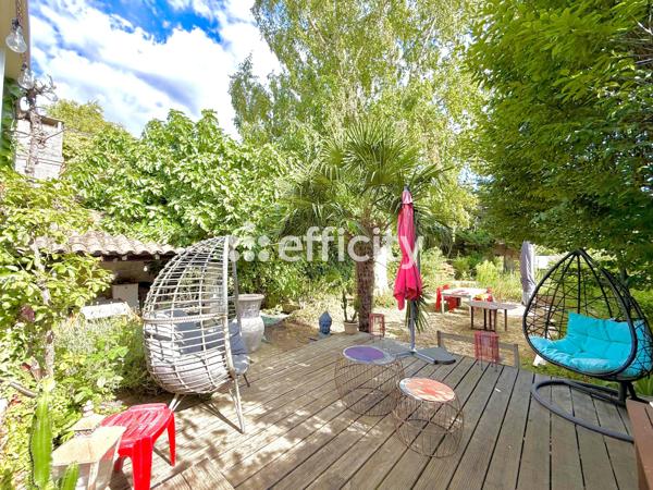 Maison
         6 pièces
        - 210 m² Bien prestige 490 000 € *