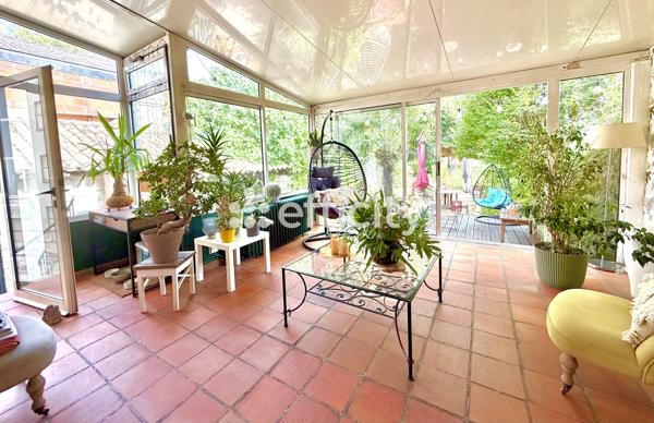 Maison
         6 pièces
        - 210 m² Bien prestige 490 000 € *