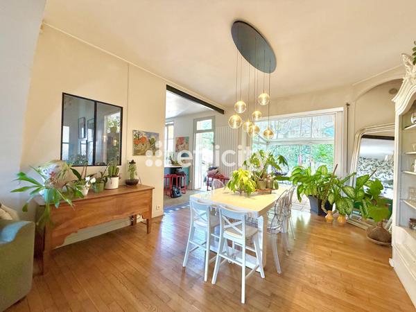 Maison
         6 pièces
        - 210 m² Bien prestige 490 000 € *