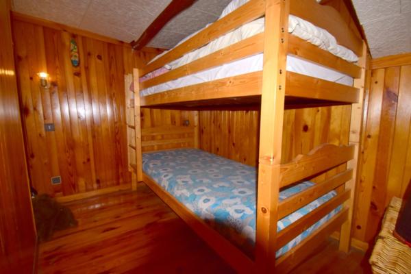 Maison de Village avec extérieur. VIAGER occupé 1 Tête. LA SAULCE (05)