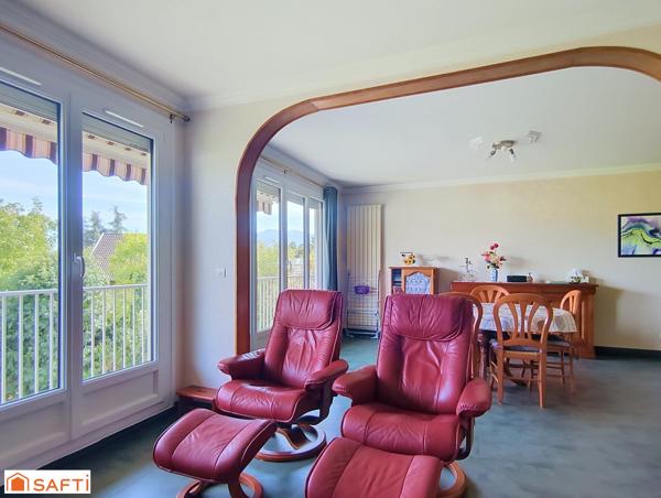 APPARTEMENT 3 PIECES 79M² – DERNIER ÉTAGE, ASCENSEUR, VUE PANORAMIQUE ET BALCON