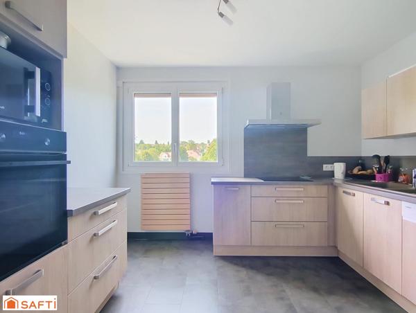 APPARTEMENT 3 PIECES 79M² – DERNIER ÉTAGE, ASCENSEUR, VUE PANORAMIQUE ET BALCON