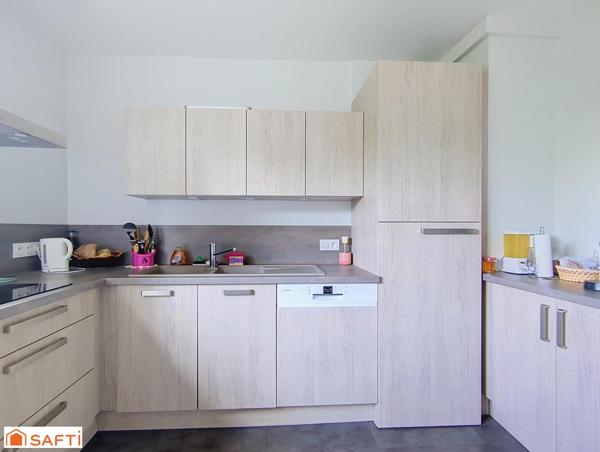 APPARTEMENT 3 PIECES 79M² – DERNIER ÉTAGE, ASCENSEUR, VUE PANORAMIQUE ET BALCON