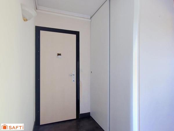 APPARTEMENT 3 PIECES 79M² – DERNIER ÉTAGE, ASCENSEUR, VUE PANORAMIQUE ET BALCON