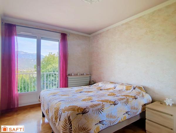 APPARTEMENT 3 PIECES 79M² – DERNIER ÉTAGE, ASCENSEUR, VUE PANORAMIQUE ET BALCON