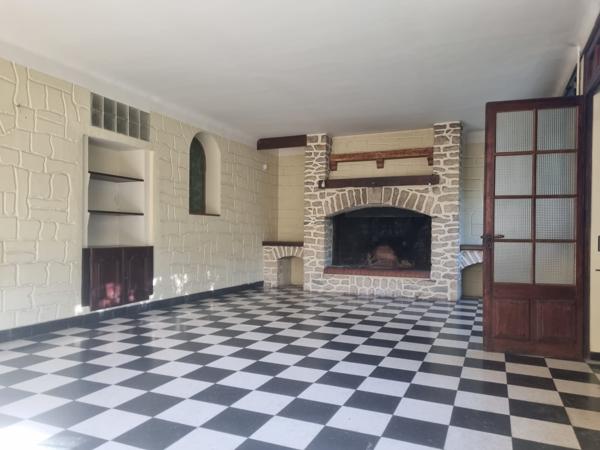 Villeneuve-lès-Avignon (30400) Calmette Maison 195 m2 avec piscine et dépendance attenante
