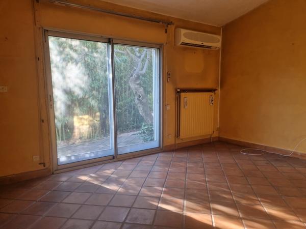 Villeneuve-lès-Avignon (30400) Calmette Maison 195 m2 avec piscine et dépendance attenante