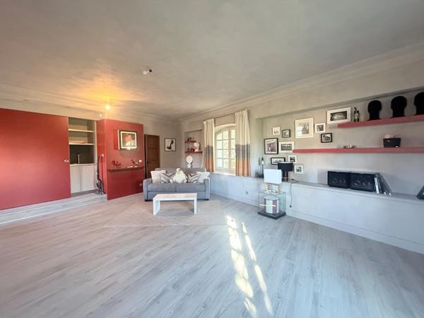 Villa de standing avec studio indépendant et piscine – Le Rouret