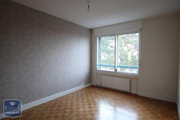 Appartement à louer 4 pièces 109.57m²