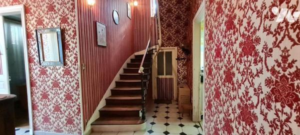 Margny les Compiègne, maison bourgeoise avec grand garage 