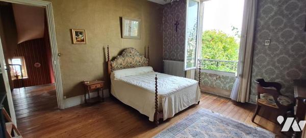 Margny les Compiègne, maison bourgeoise avec grand garage 