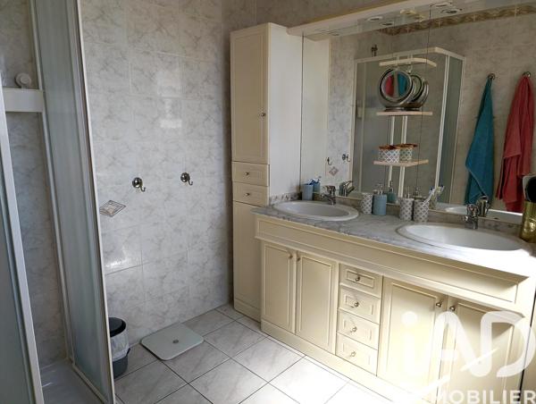 Maison à vendre 7 pièces 263 m² Théza