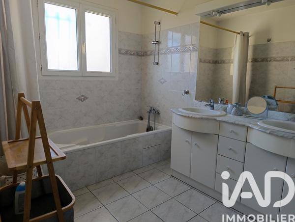Maison à vendre 7 pièces 263 m² Théza
