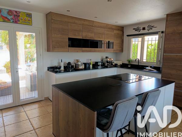 Maison à vendre 7 pièces 263 m² Théza