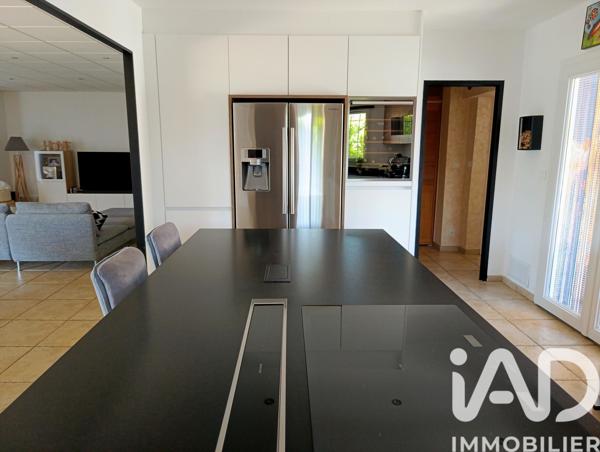 Maison à vendre 7 pièces 263 m² Théza