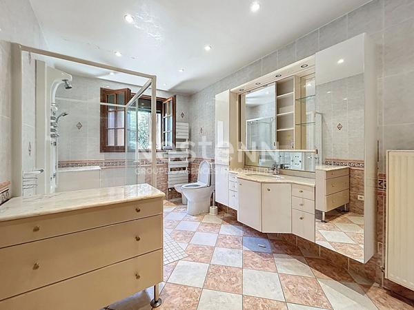 Maison familiale à vendre à Brive-la-Gaillarde - piscine - climatisations - 5 chambres - ascenseur