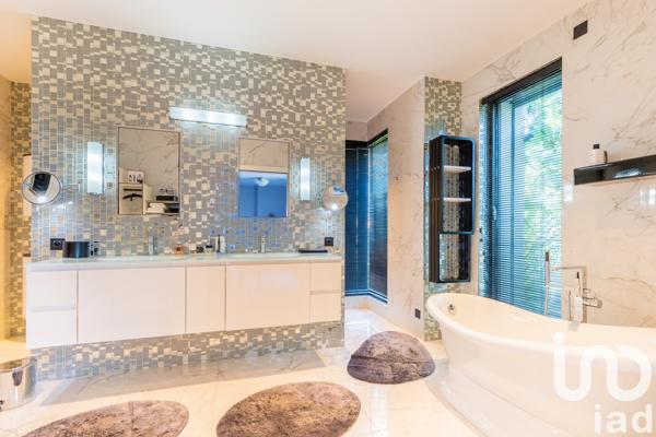 Maison à vendre 10 pièces 650 m² Verrières-le-Buisson