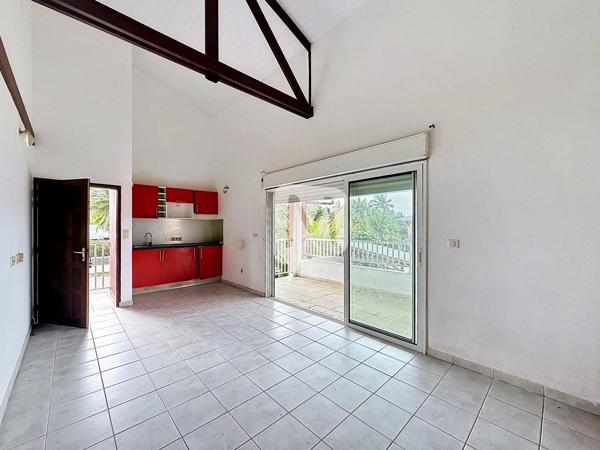 DPT GUYANE (973), à vendre CAYENNE appartement T3 de 56,8 m² au 1er étage