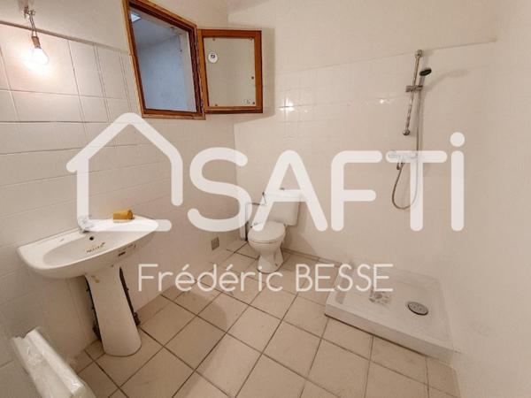 Immeuble avec T2 et T4-150 m².