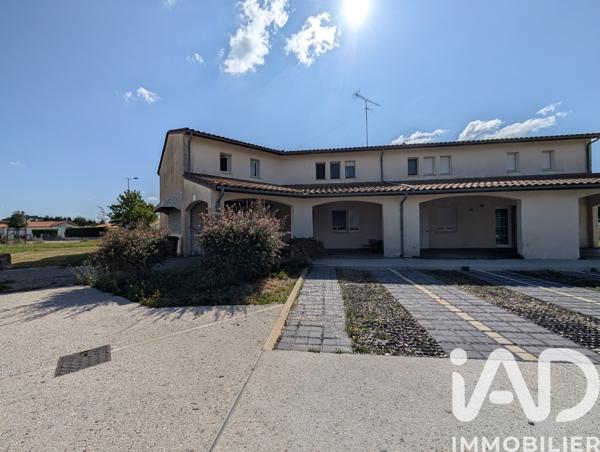 Location appartement 2 pièces 42 m² Saint-Louis-de-Montferrand