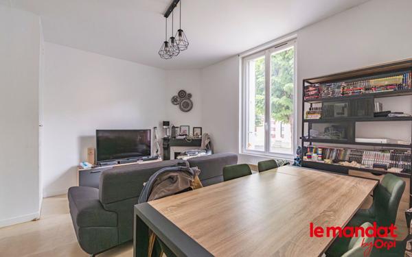 Immeuble à vendre    6 pièces •  Magenta