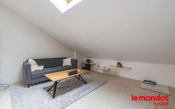 Immeuble à vendre    6 pièces •  Magenta