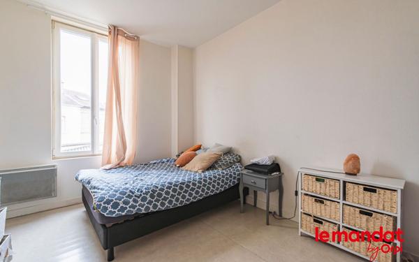 Immeuble à vendre    6 pièces •  Magenta