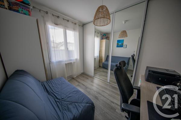 Maison à vendre  4 pièces - 79,28 m 2   LE TAILLAN MEDOC  - 33