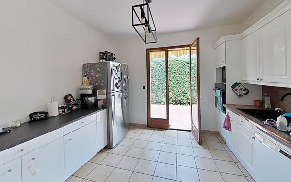 Maison à vendre    5 pièces • 127,09 m2 Chazay-d'Azergues