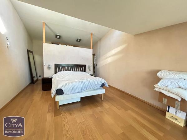 Maison à vendre 5 pièces 200m² Saint-Doulchard (18230)